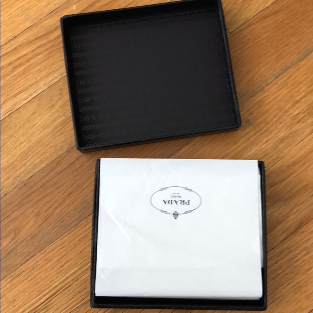 Men’s Prada wallet - Picture 2 of 7